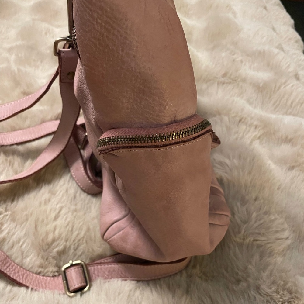 Lusher Women's Tan Leather Backpack - Picture 5 of 11